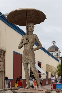Statue in der Fußgängerzone der Calle Libertad
