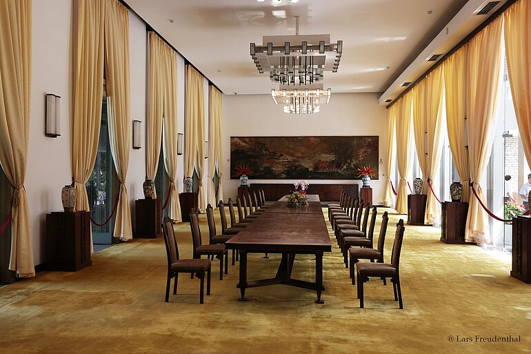 Blick in den offiziellen Bankettsaal im 2. Stock des Wiedervereinigungspalastes in Saigon