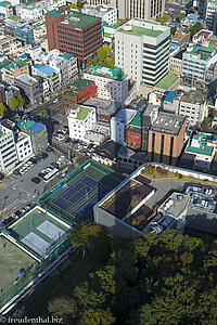 Schatten des Busan Tower über der Stadt