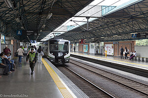 Fahren mit der Metro von Medellín.