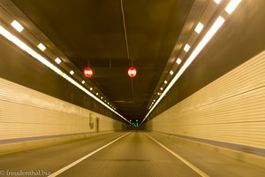 Expressway durch Tunnel unterm Meer in Südkorea