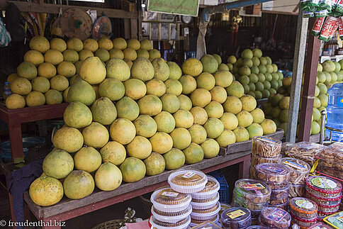 Pomelostand im Kayin-Staat von Myanmar