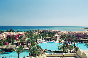 Blick auf die Poollandschaft des Iberotel Makadi Beach