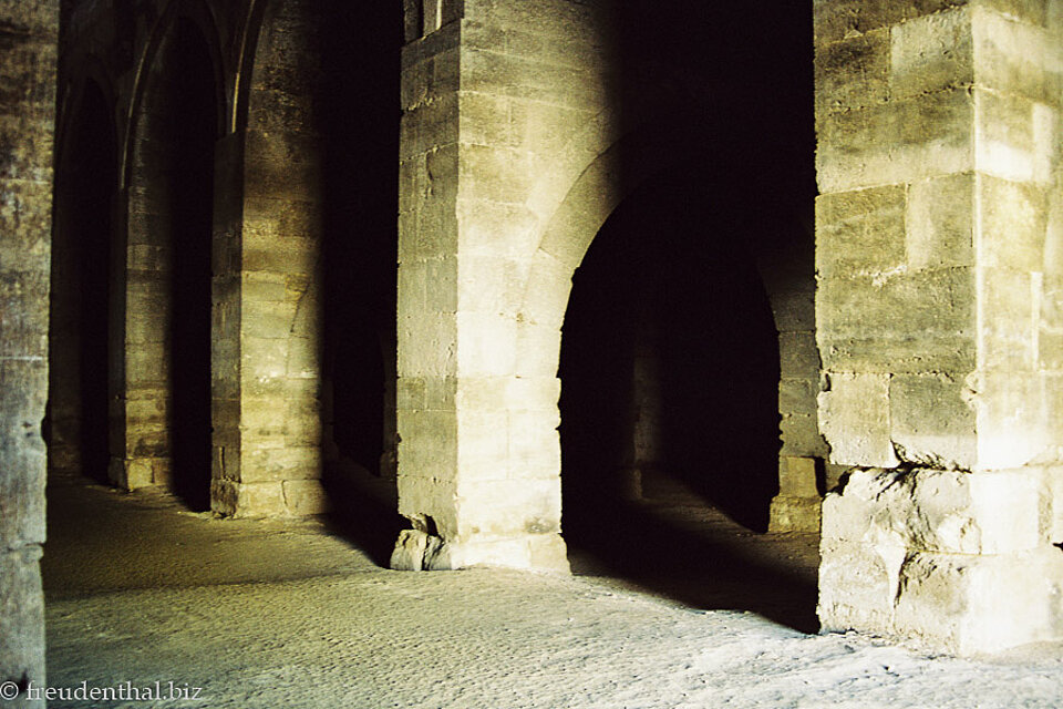 Fledermausquartier in der Karawanserei Sultan Han in der Türkei
