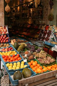 Statt großer Märkte decken sich die Lissaboner in kleinen Läden mit Obst und Gemüse ein.