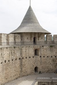 »Zauberhut« - einer der Ecktürme der Festung von Soroca in Moldawien
