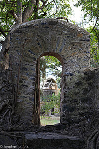 beim Wasserschloss des Fasilides