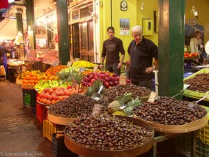 Obst und Maronen im Vlali Markt