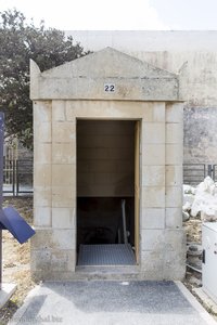 Zugang zu einer der Katakomben in Ir-Rabat
