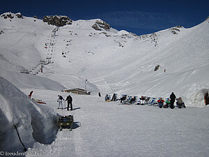 vor der IgluLodge von Oberstdorf