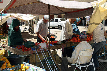Tomatenstand beim Markt von Khemisset
