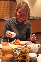 Annette beim Frühstück