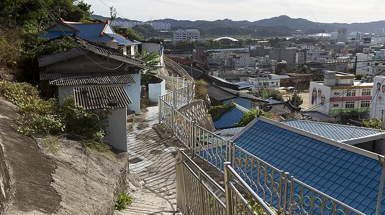 Spaziergang durch das Seongjingol Mural Village