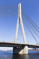 die Vansu-Brücke über der Daugava - Düna