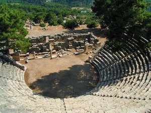 Blick auf das Amphitheater von Arykanda im Taurusgebirge