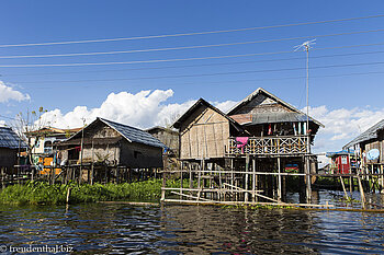 Stelzenhäuser am Kanal zum Inle-See