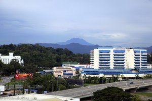 Aussicht vom Sabah Oriental Hotel zum Kinabalu