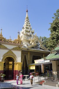 in der Mahamuni-Pagode von Mandalay