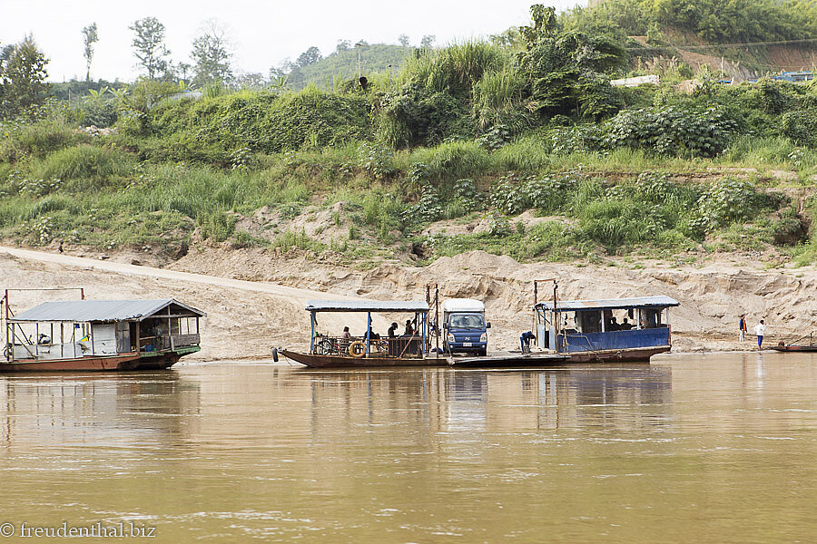 Autofähre am Mekong - Mekong Cruise