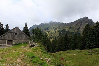 Blick über Hintermatt zum Speer