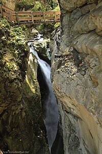 Holzstege und Brücken über die Gilfenklamm