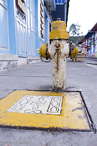 Auch die Hydranten sind in Salento mit Farbe verziert.