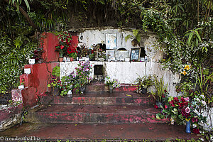 Brunnen bei den Ruinen der Ancien Thermes