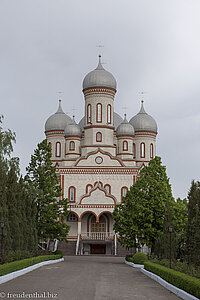 bei der Himmelfahrtskathedrale von Drochia in Moldawien