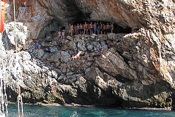 Lars beim Sprung von der Liebeshöhle bei Alanya