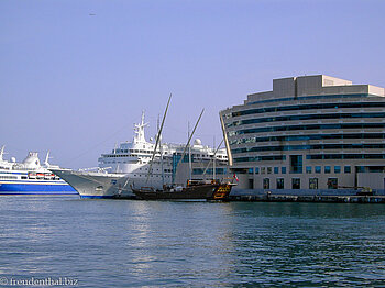 beim Hafen von Barcelona