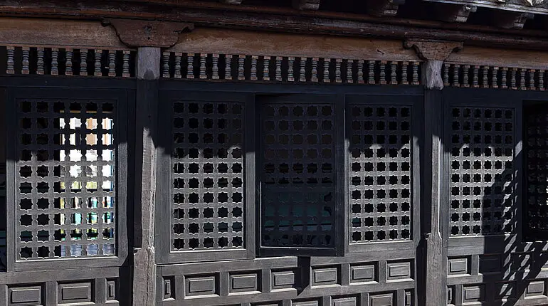 hölzerne Gitterfenster im Casa de Diego Velázquez