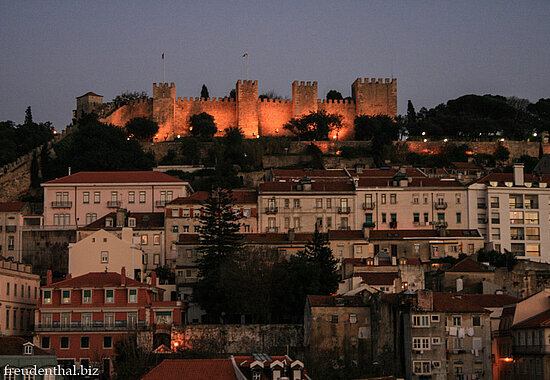 Blick zum Burgberg von Lissabon