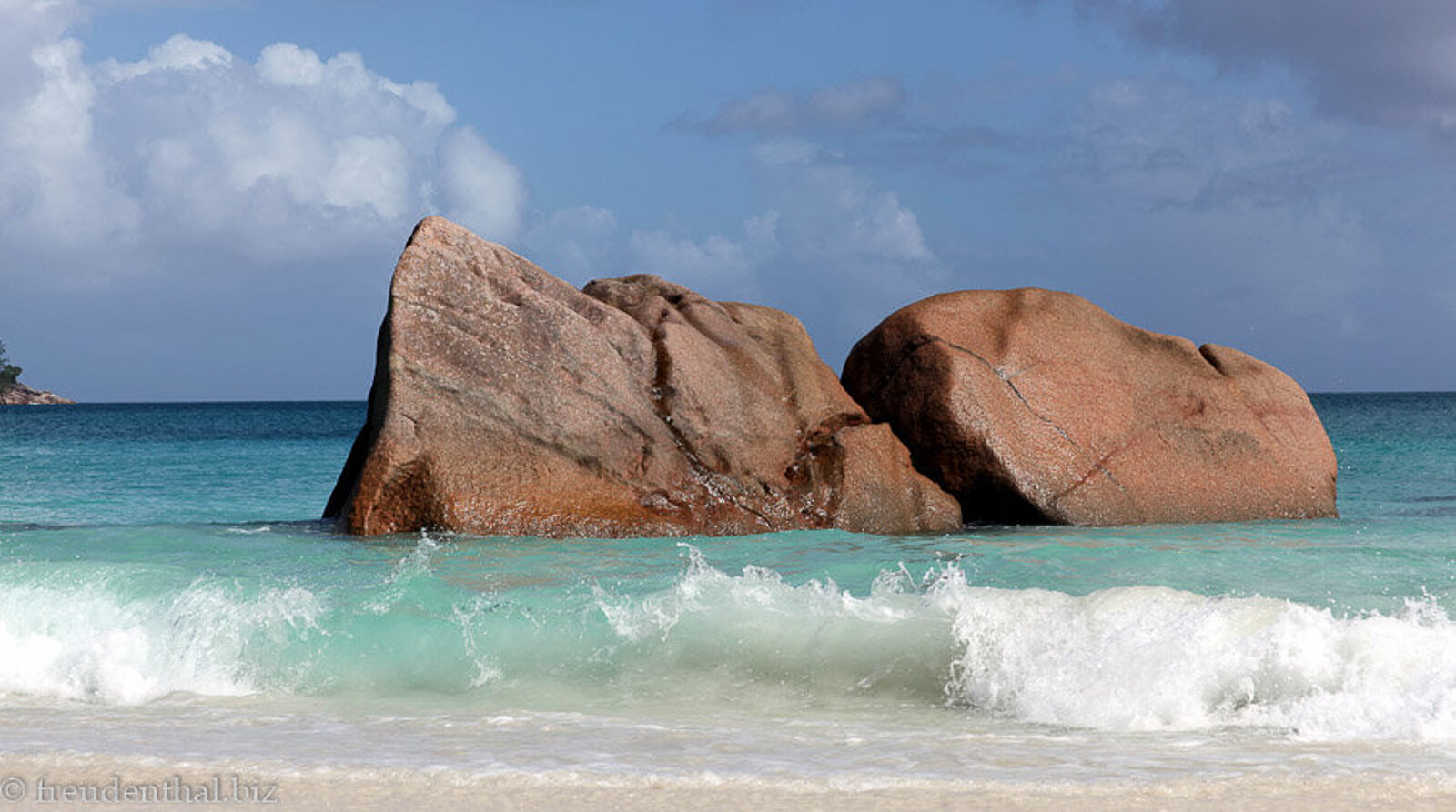 Granitfelsen an der Anse Lazio auf Praslin