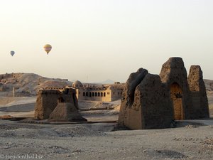 Rest eines frühchristlichen Klosters bei den Memnon-Kolossen.