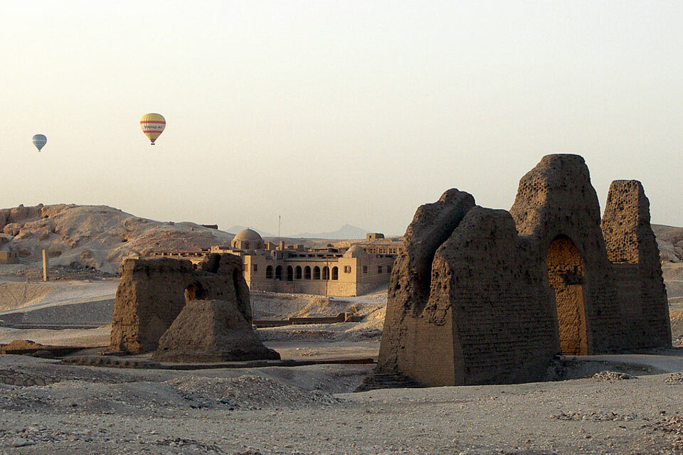 frühchristliches Kloster bei den Memnon-Kolossen in Ägypten