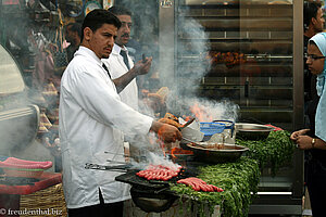 Grillstand auf dem Place el Hedim in Meknès