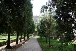 wenig gepflegter Park beim Palazzo Barberini