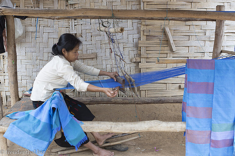 Weberin bei den Lao Loum am Mekong