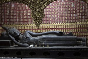 liegende Buddha in der parinibbana-Asana-Stellung