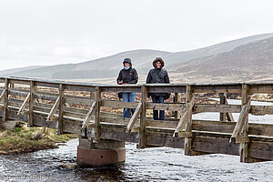 Brücke beim Glenmuick - noch regnet es