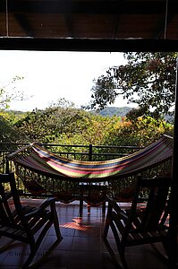 Balkon mit Waldblick - Rinconcito Lodge