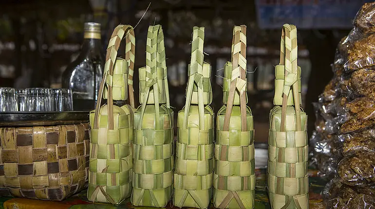 Palmschnaps aus der Palmzucker Plantage