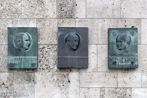 Gedenktafeln der Erbauer des Olympiastadions von Berlin