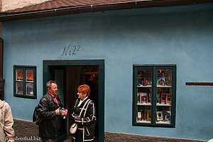 Im Haus Nr. 22 hat Franz Kafka kurze Zeit gewohnt.