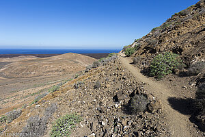 Schöner Wanderweg entlang der Flanke der Caldera Blanca