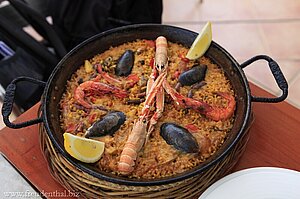 Paella in Port des Canonge auf Mallorca