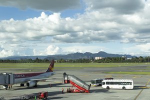 Ein Flugzeug von Avianca wird in Bogota gerichtet.