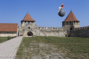 Lars von Münchhausen über der Festung Bendery in Transnistrien.