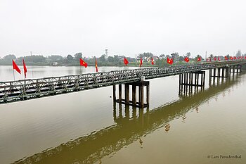 Hien-Luong-Brücke (Cầu Hiền Lương) über den Bến Hải‑Fluss
