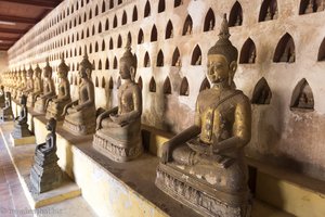 Buddha-Statuen im Wat Sisaket
